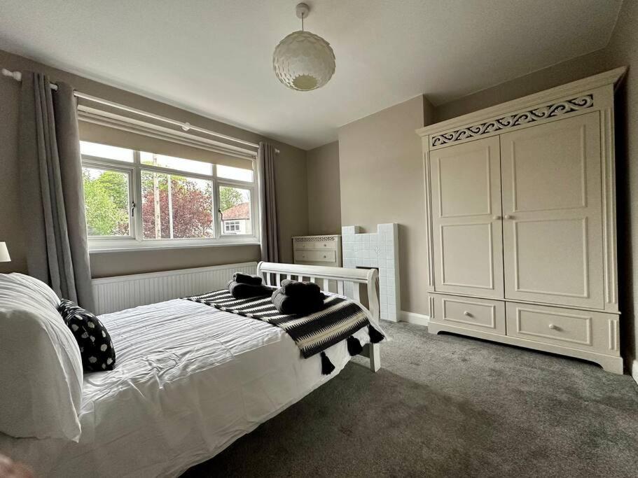 Stunning 5 Bed House In Chapel Allerton, Sleeps 9 Лідс Екстер'єр фото