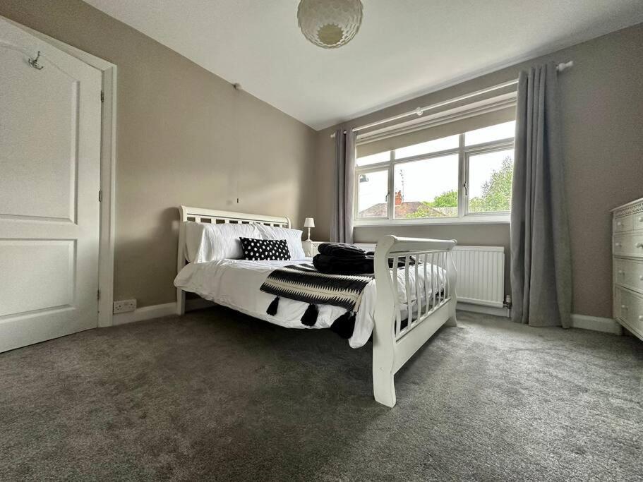 Stunning 5 Bed House In Chapel Allerton, Sleeps 9 Лідс Екстер'єр фото